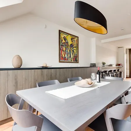 شقة Spacious De Luxe Apt In Downtown With Private Terrace & Two Bathrooms