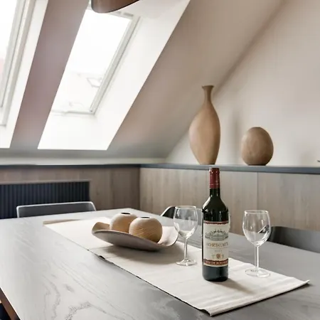 Spacious De Luxe Apt In Downtown With Private Terrace & Two Bathrooms براغ