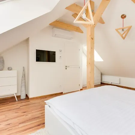 شقة Spacious De Luxe Apt In Downtown With Private Terrace & Two Bathrooms *