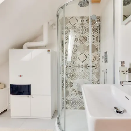 Spacious De Luxe Apt In Downtown With Private Terrace & Two Bathrooms شقة براغ