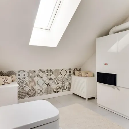 شقة Spacious De Luxe Apt In Downtown With Private Terrace & Two Bathrooms *